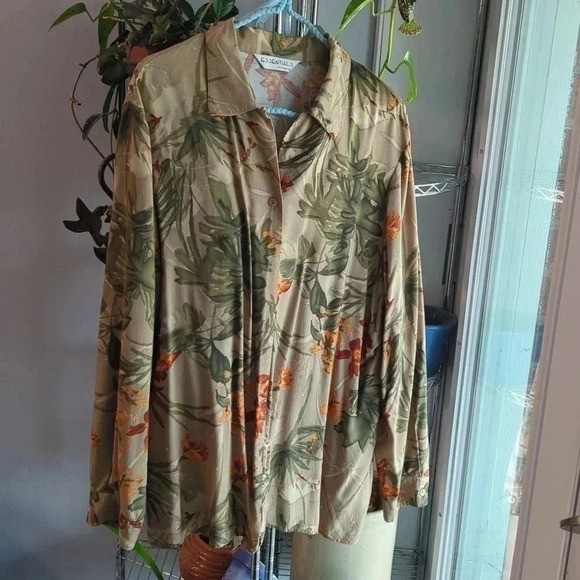 🎉Host Pick❤️Floral 90's  Blouse - Picture 2 of 9